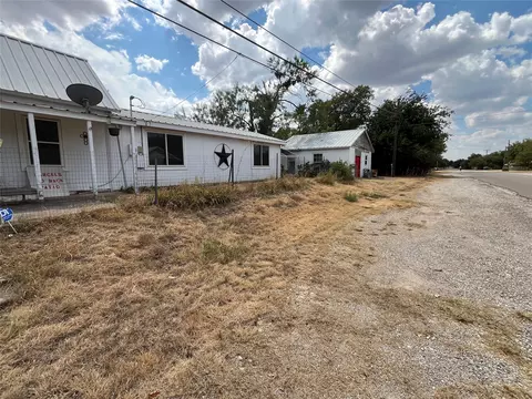 Exterior - 541 E 3rd St, Baird, TX 79504 photo 1 of 10