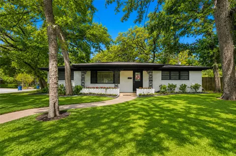 1500 W Lavender Ln, Arlington, TX 76013