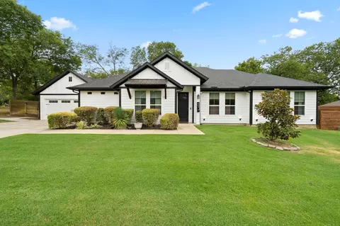 407 W Light St, Waxahachie, TX 75165