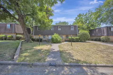 7608 Bridges Ave, Richland Hills, TX 76118