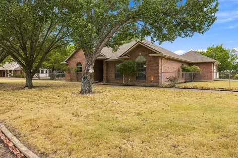611 Dancer Ln, Lancaster, TX 75146