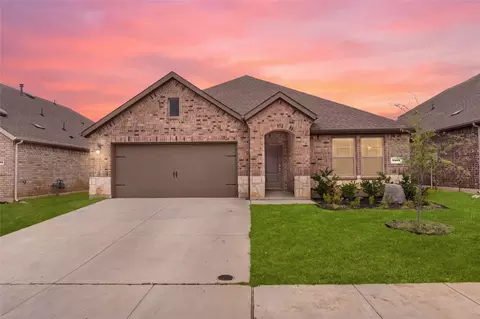 9805 Quail Pointe Rd, Aubrey, TX 76227