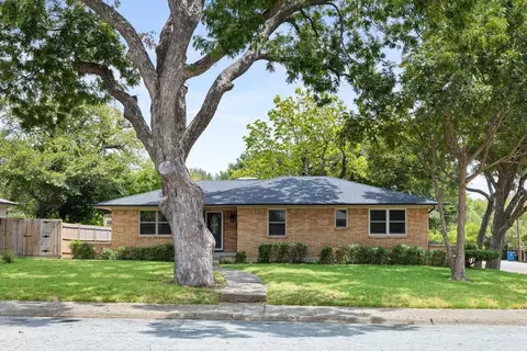 600 N Young Blvd, Desoto, TX 75115