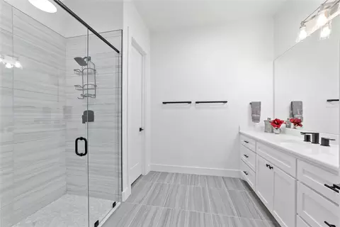 Bath - 582 Oak Point Dr, May, TX 76857 photo 5 of 5