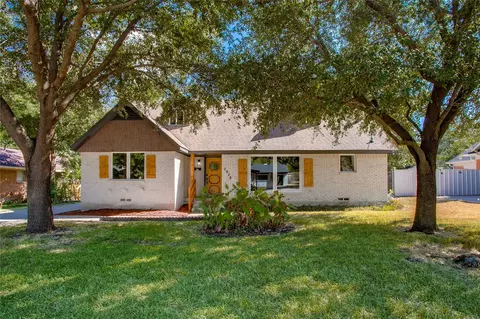 2828 Larkspur Ln, Dallas, TX 75233