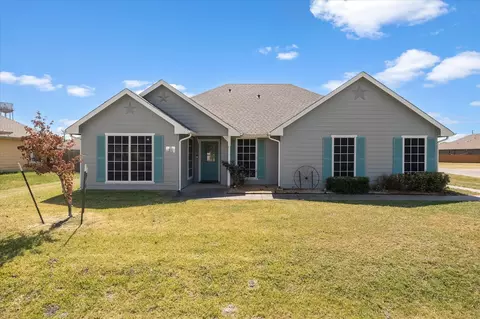107 W Hubbard Rd, Nevada, TX 75173