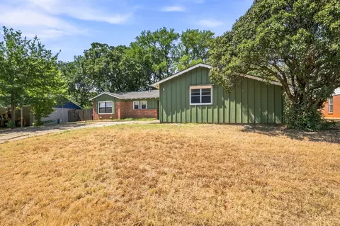 810 Arthur Dr, Arlington, TX 76013