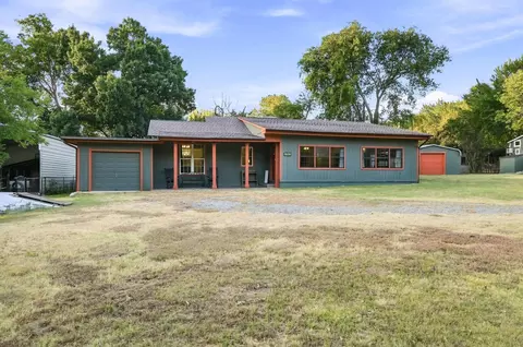 1027 Paradise Cove Rd, Pottsboro, TX 75076