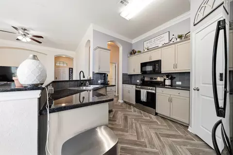 Kitchen - 10333 Condor Loop, Waco, TX 76708 photo 2 of 4