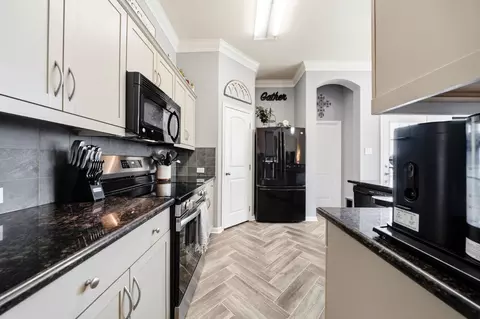 Kitchen - 10333 Condor Loop, Waco, TX 76708 photo 3 of 4