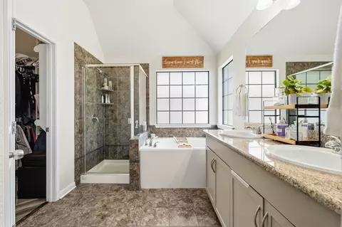 Bath - 10333 Condor Loop, Waco, TX 76708 photo 2 of 4