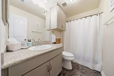 Bath - 10333 Condor Loop, Waco, TX 76708 photo 1 of 4