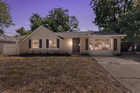 516 Clover Ln, Garland, TX 75043