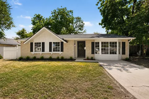 516 Clover Ln, Garland, TX 75043