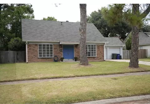 6138 Lovers Ln, Shreveport, LA 71105