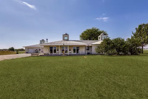 77 Hidden Lakes Blvd, Gunter, TX 75058