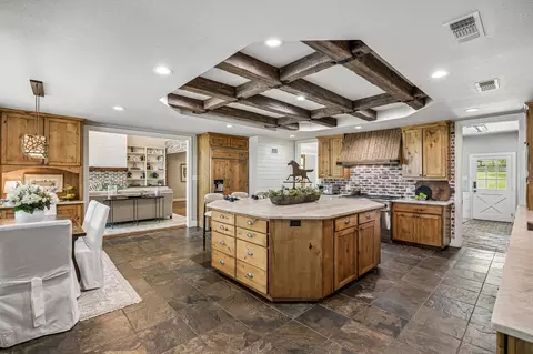 Kitchen - 111 Stonecrest Rd, Argyle, TX 76226 photo 2 of 2