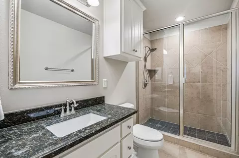 Bath - 111 Stonecrest Rd, Argyle, TX 76226 photo 7 of 8
