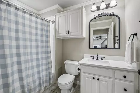 Bath - 111 Stonecrest Rd, Argyle, TX 76226 photo 6 of 8