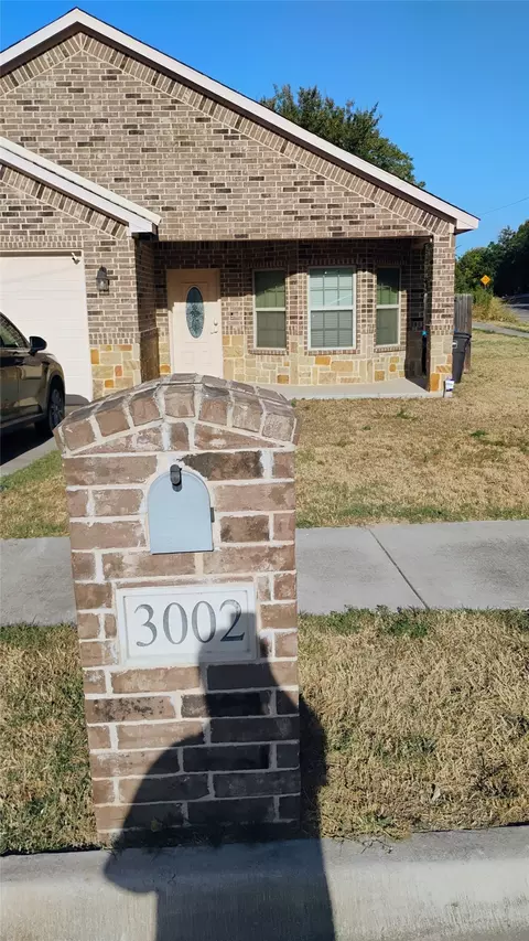 3002 Mckinley Ave, Fort Worth, TX 76106