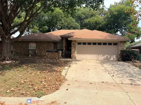 1908 Berrybrook Dr, Fort Worth, TX 76134