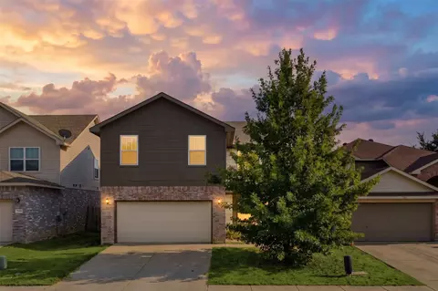 9910 Ironhorse Dr, Dallas, TX 75227