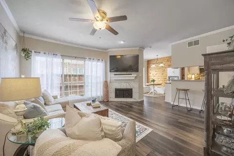 7151 Gaston Ave #910, Dallas, TX 75214