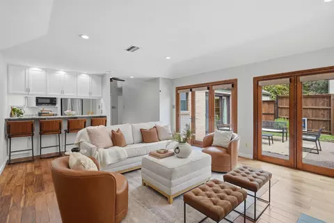 2637 Mccart Ave, Fort Worth, TX 76110