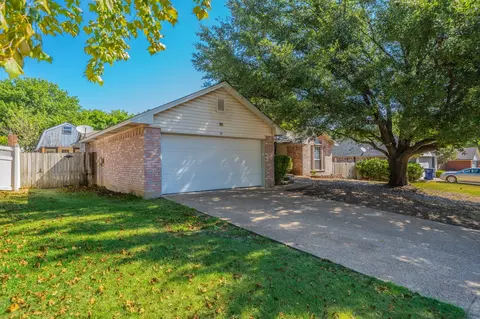 32 Atlantic Ave, Midlothian, TX 76065