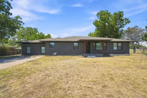 104 Casa Linda Dr, Ennis, TX 75119