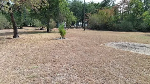 301 E Walnut St, Mabank, TX 75147 photo 2