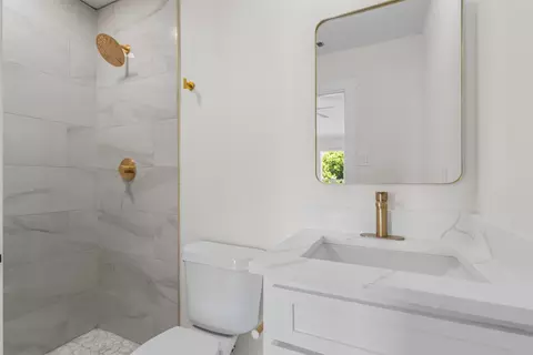 Bath - 5000 Edgewater Dr, Rowlett, TX 75088 photo 1 of 3