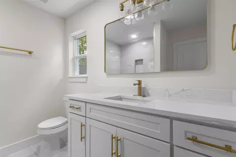 Bath - 5000 Edgewater Dr, Rowlett, TX 75088 photo 3 of 3