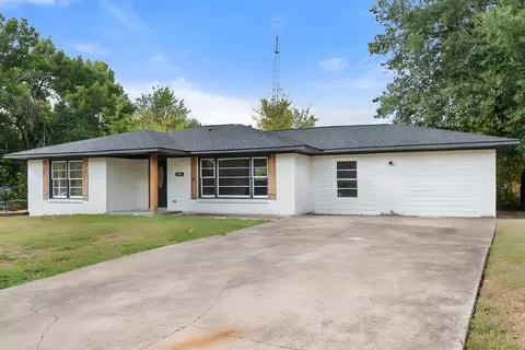 2922 College Cir, Corsicana, TX 75110