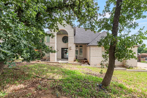 810 Pennsylvania Ave, Kennedale, TX 76060