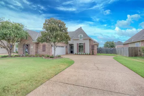 403 Half Moon Ln, Bossier City, LA 71111