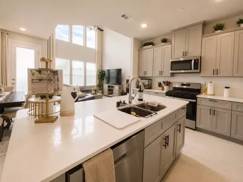 585 Hutchinson Ln, Lewisville, TX 75077