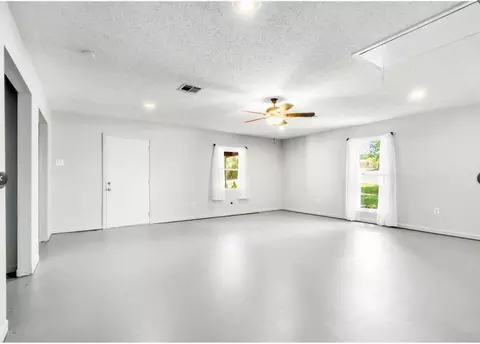 Living - 611 Rosenthal Rd, Lorena, TX 76655 photo 1 of 2