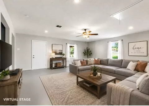 Living - 611 Rosenthal Rd, Lorena, TX 76655 photo 2 of 2