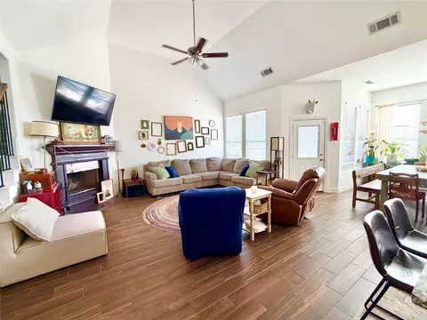 213 Flower Ridge Dr, Fort Worth, TX 76108