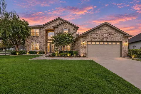 8701 Freeport Dr, Denton, TX 76207