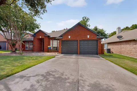 605 Oak Hollow Ln, Flower Mound, TX 75028