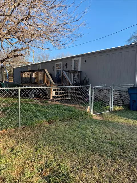 1506 Alamo Dr, Granbury, TX 76048