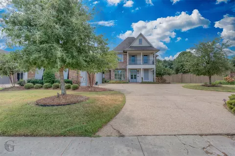 110 Overbrook Ln, Bossier City, LA 71111