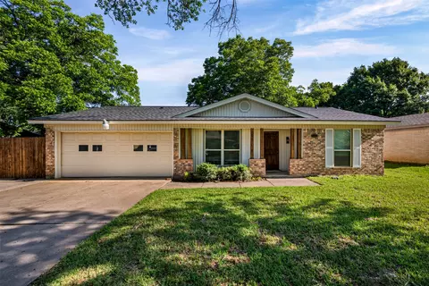 7521 Susan Ct, North Richland Hills, TX 76180