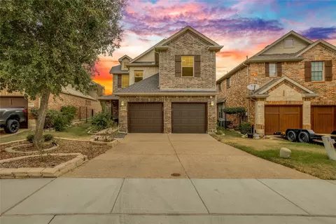 1014 Kaylie St, Grand Prairie, TX 75052