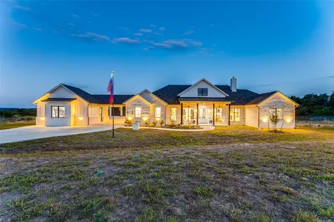 212 Dan Russell Bnd, Weatherford, TX 76087