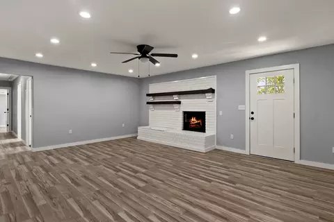 Living - 111 Walker Dr, Naples, TX 75568 photo 2 of 8
