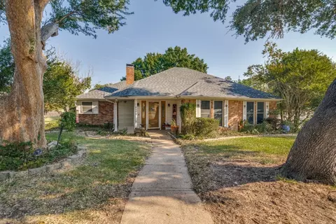 4125 Simmons Dr, Rowlett, TX 75088
