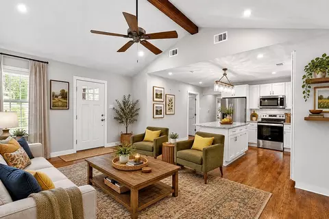 4909 White Oak Ln, River Oaks, TX 76114